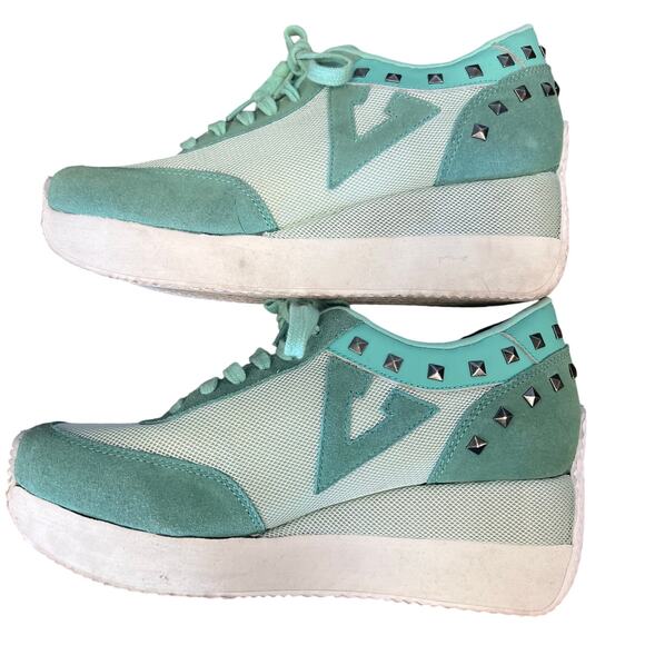Volatile Kicks Cody Platform Fashion Sneakers Womens 10 Studded Chunky Shoes Y2K
